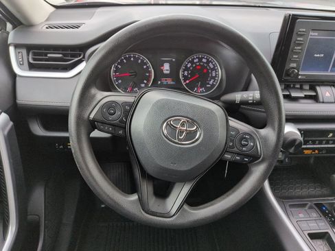 Used 2021 Toyota RAV4 LE image 14