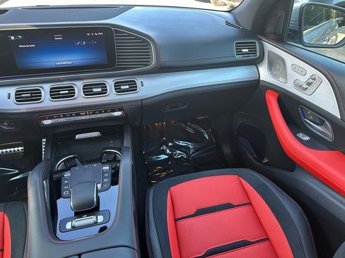 Used 2025 Mercedes-Benz GLE 53 AMG 4MATIC image 18