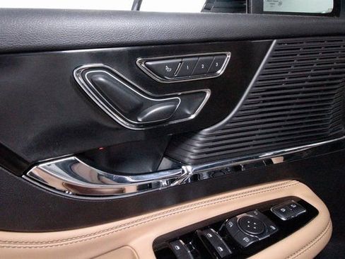 Used 2022 Lincoln Corsair Reserve w/ Equipment Group 201A image 11