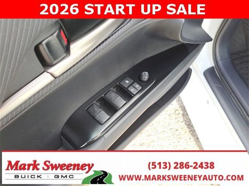 Used 2025 Toyota Camry SE image 16