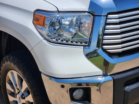 Used 2016 Toyota Tundra Limited w/ Limited Premium Package AWD/4WD image 11