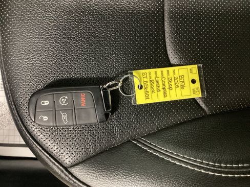 Used 2025 Jeep Compass Limited w/ Elite Group AWD/4WD image 36