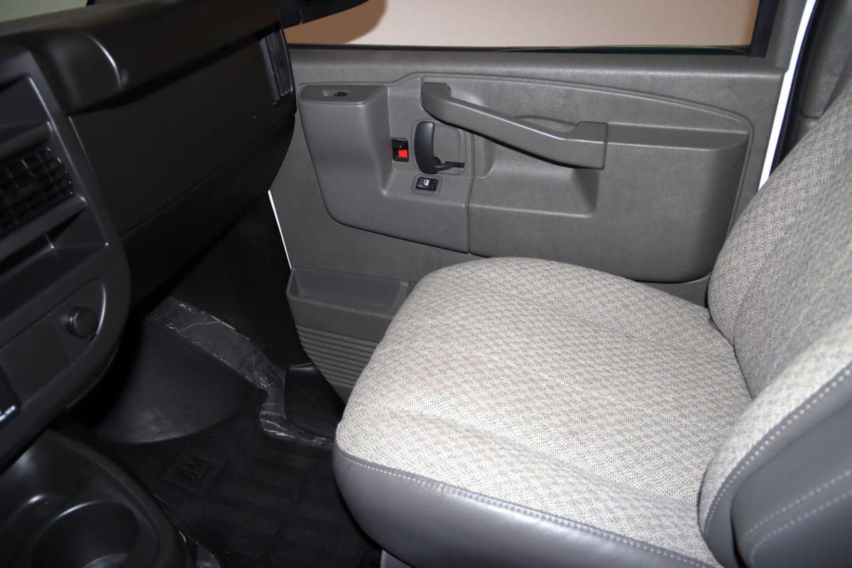 Used 2025 Chevrolet Express 3500 LT w/ LT Preferred Equipment Group RWD image 47