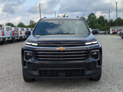 Used 2026 Chevrolet Traverse LT AWD/4WD image 3