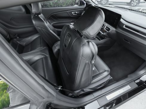 Used 2024 Ford Mustang GT Premium image 39