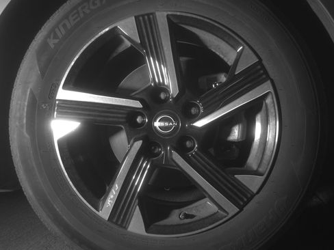 Used 2025 Nissan Sentra SV image 13