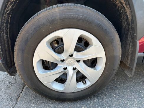 Used 2024 Toyota RAV4 LE FWD image 16
