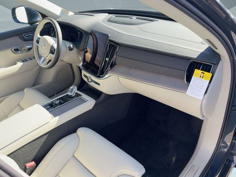 New 2026 Volvo XC90 T8 Ultra w/ Protection Package image 31