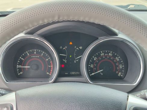 Used 2012 Toyota Highlander Limited w/ Tow Pkg FWD image 11