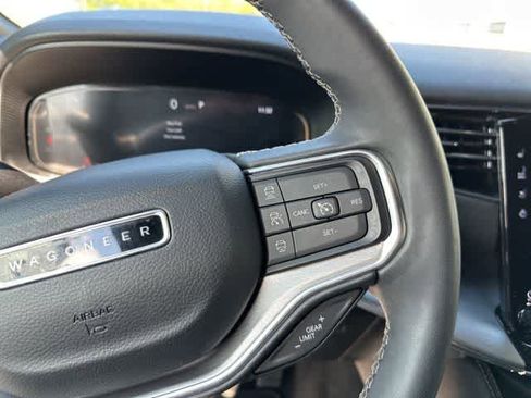 Used 2023 Jeep Wagoneer Series II image 11