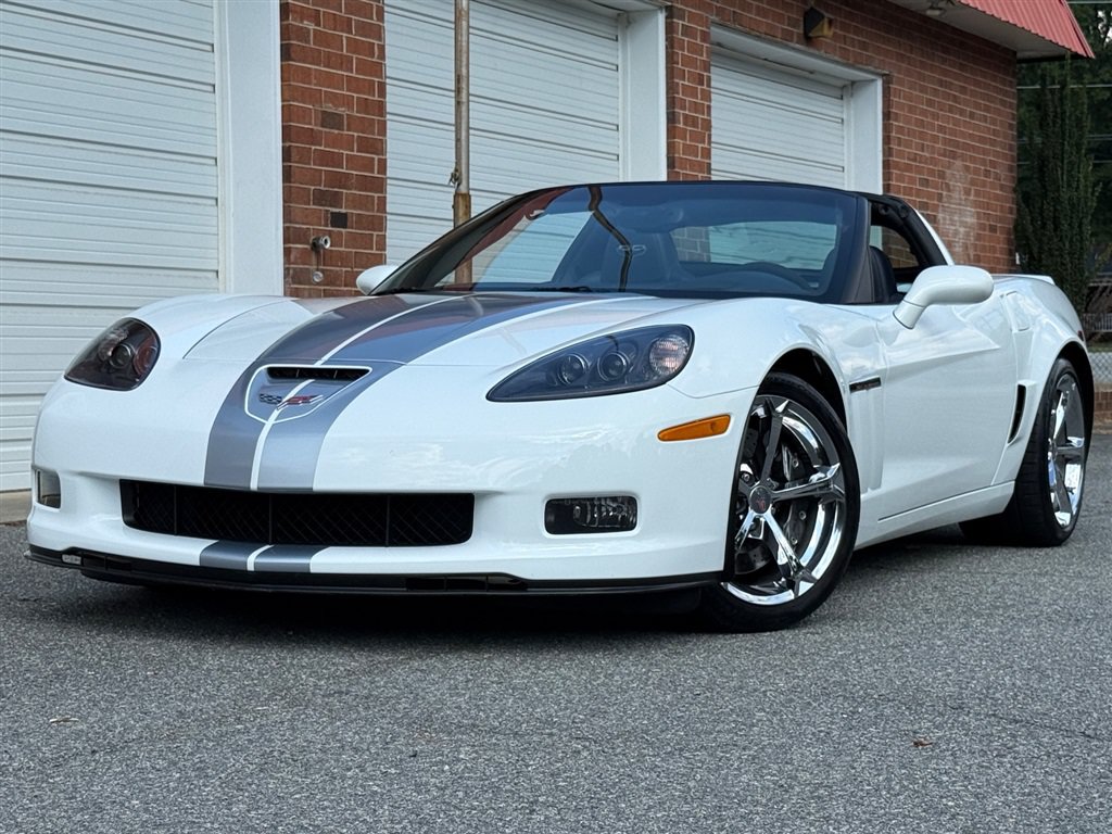 Used 2013 Chevrolet Corvette Grand Sport w/ 4LT Preferred Equipment Group RWD image 13