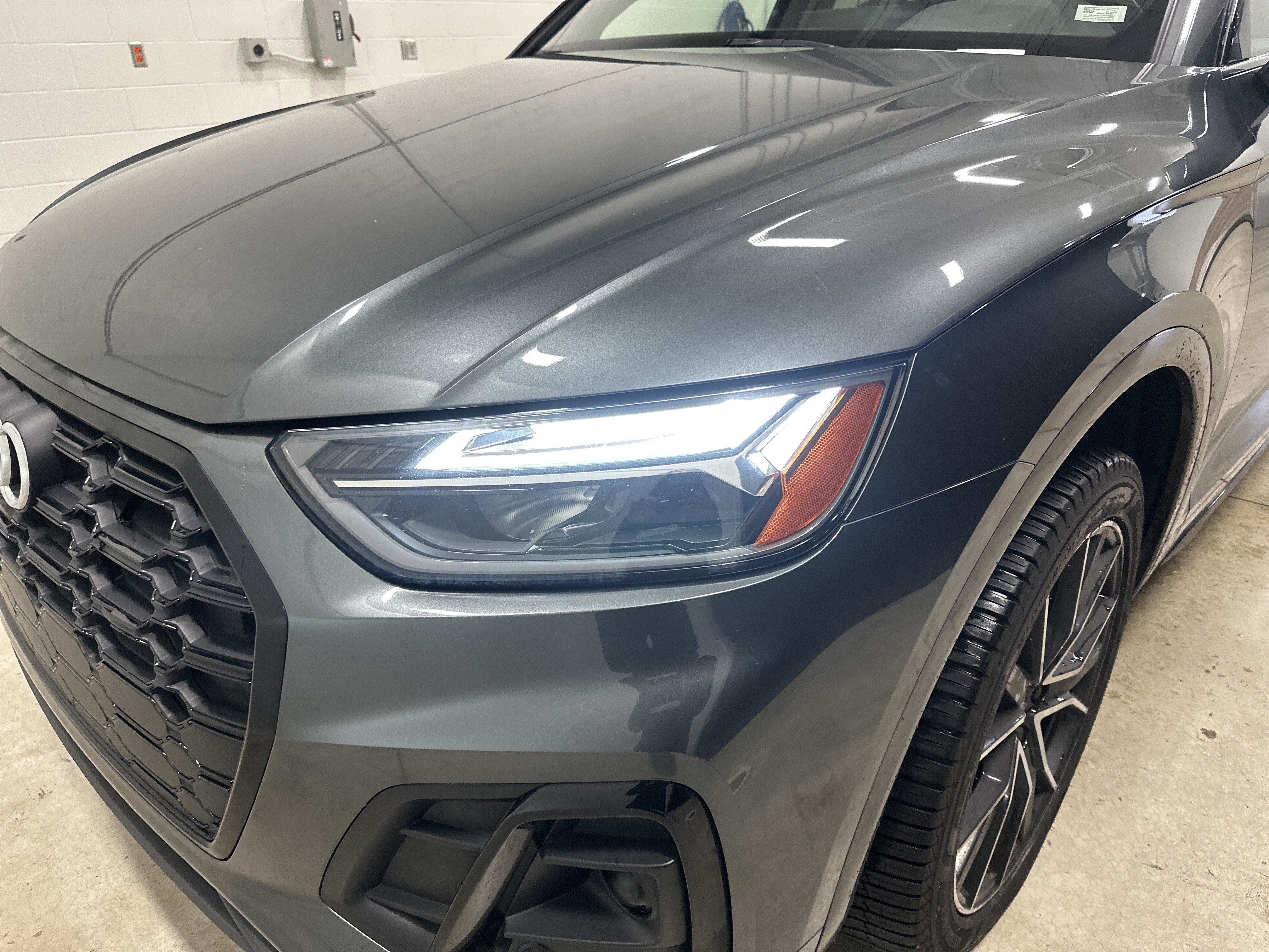 Used 2021 Audi SQ5 Premium Plus w/ Premium Plus Package AWD/4WD image 11