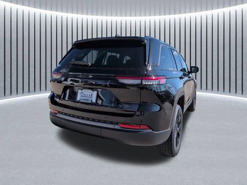 New 2026 Jeep Grand Cherokee Laredo image 8