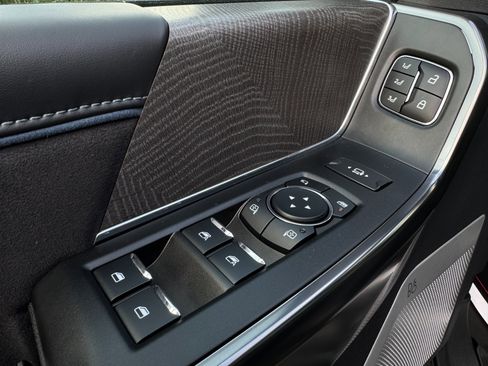 Used 2025 Ford F450 Platinum w/ FX4 Off-Road Package image 61