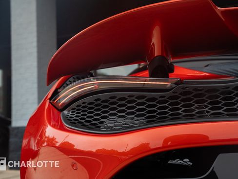 Used 2025 McLaren 750S Spider RWD image 14