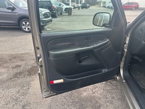 Used 2001 Chevrolet Silverado 1500 LS w/ Firm Ride Suspension Pkg image 10