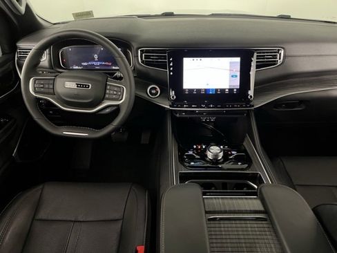 Used 2023 Jeep Wagoneer L Series III w/ Preferred Equipment Group image 22