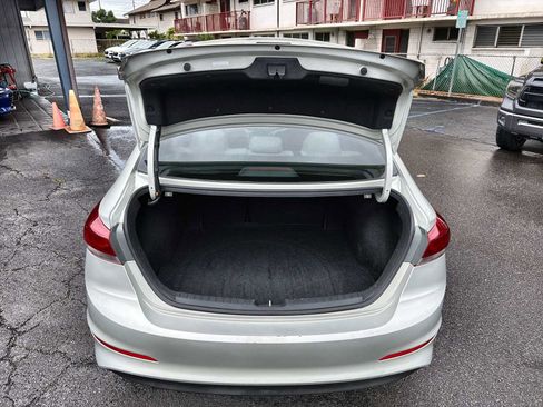 Used 2017 Hyundai Elantra SE FWD image 22