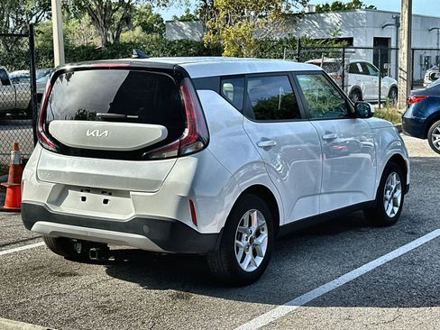 Used 2024 Kia Soul LX w/ Option Group 015 FWD image 8