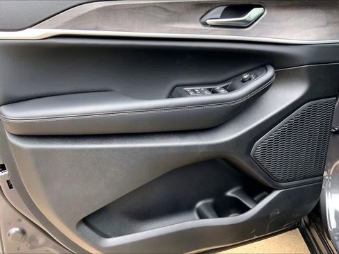 New 2026 Jeep Grand Cherokee L Laredo Altitude image 10