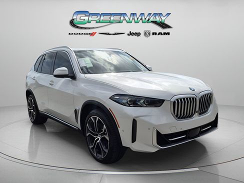 Used 2025 BMW X5 xDrive40i w/ Parking Assistance Package AWD/4WD image 1
