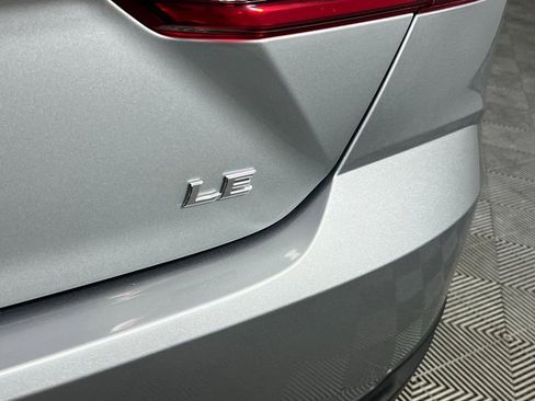 Used 2025 Toyota Camry LE image 11