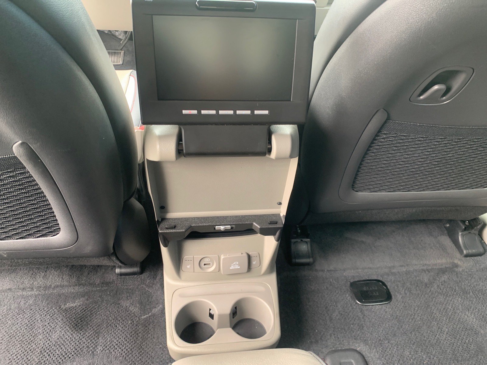 Used 2016 Kia Sedona SX FWD image 17