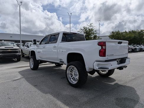 Used 2025 Chevrolet Silverado 2500 Custom w/ Custom Value Package AWD/4WD image 5