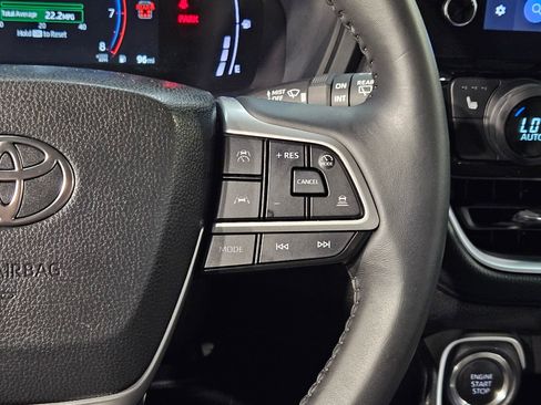 Certified 2025 Toyota Grand Highlander AWD image 28