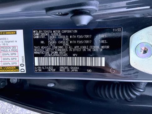 Used 2024 Toyota 4Runner SR5 Premium w/ Moonroof Package image 31