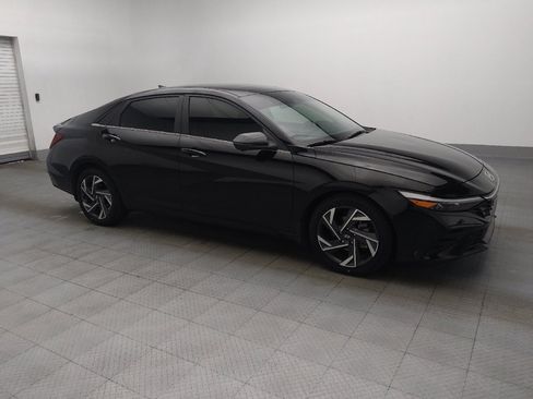 Used 2024 Hyundai Elantra Limited FWD image 11