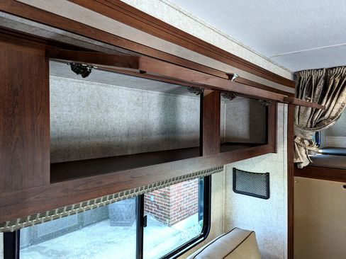 Used 2019 Chevrolet Express 4500 w/ RV Package image 40