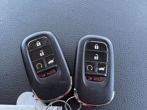 Used 2023 Honda Pilot Touring image 35