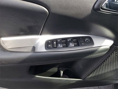 Used 2017 Dodge Journey SE image 21