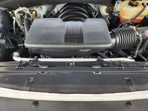 Used 2022 Chevrolet Suburban Z71 w/ Luxury Package AWD/4WD image 32