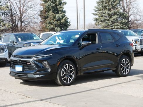 Certified 2025 Chevrolet Blazer RS w/ Enhanced Convenience Package image 3