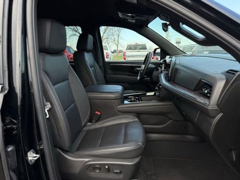 Used 2025 Chevrolet Tahoe LT AWD/4WD image 19