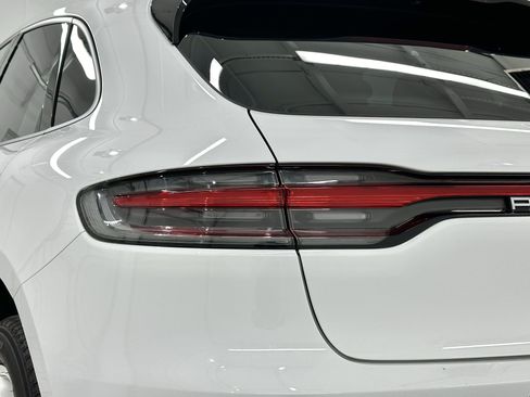 Certified 2024 Porsche Macan image 18