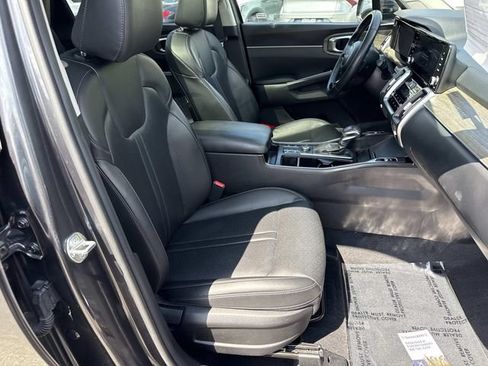 Used 2023 Kia Sorento S w/ Panoramic Sunroof Package AWD/4WD image 9