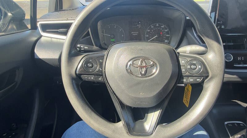 Used 2023 Toyota Corolla LE FWD image 20