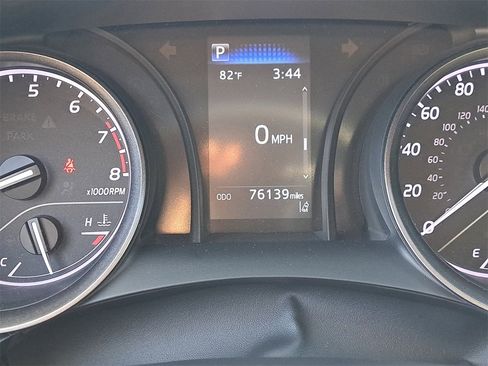 Used 2022 Toyota Camry SE image 21