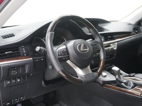 Used 2017 Lexus ES 350 w/ Luxury Package FWD image 10