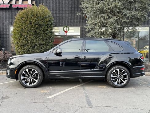 Used 2023 Bentley Bentayga image 9
