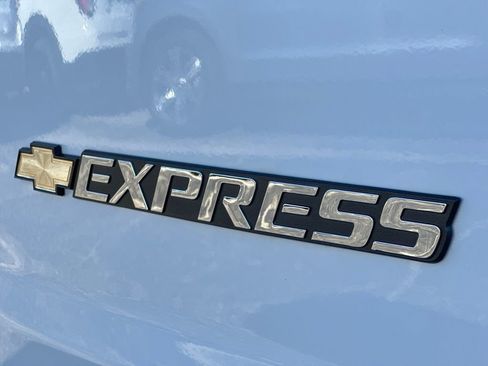 Used 2024 Chevrolet Express 3500 LT w/ LT Preferred Equipment Group image 22