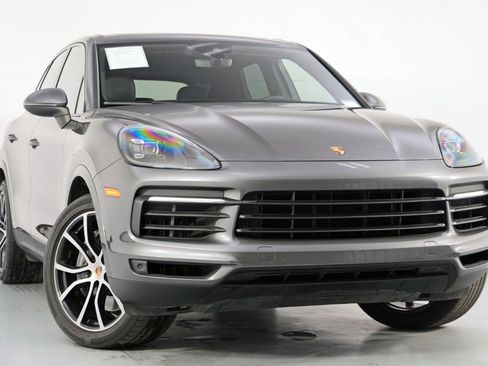 Used 2023 Porsche Cayenne image 4