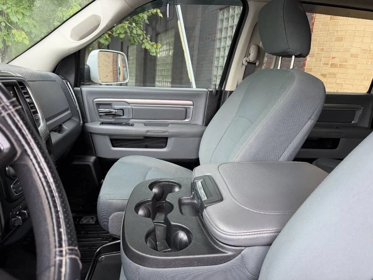 Used 2018 RAM 2500 SLT AWD/4WD image 19