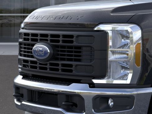 New 2026 Ford F350 XL w/ XL Chrome Package RWD image 17