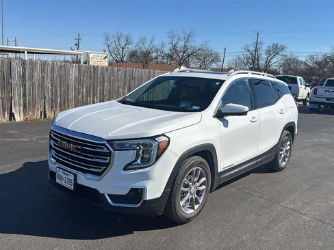 Used 2022 GMC Terrain SLT w/ Tech Package image 1
