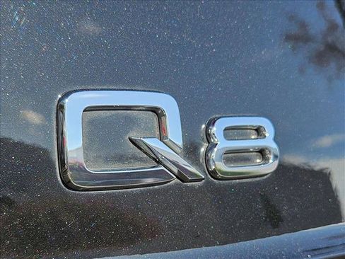Used 2022 Audi Q8 Premium AWD/4WD image 30