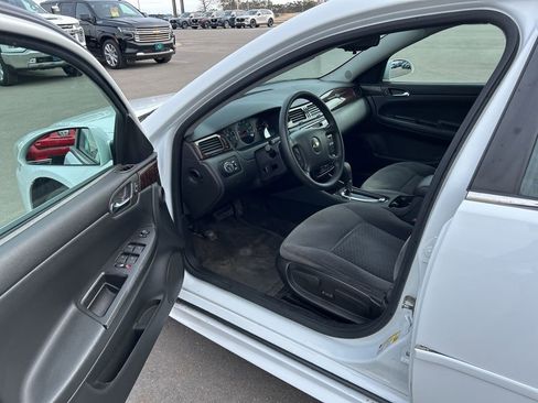 Used 2015 Chevrolet Impala LT w/ LT Sunroof Package image 10